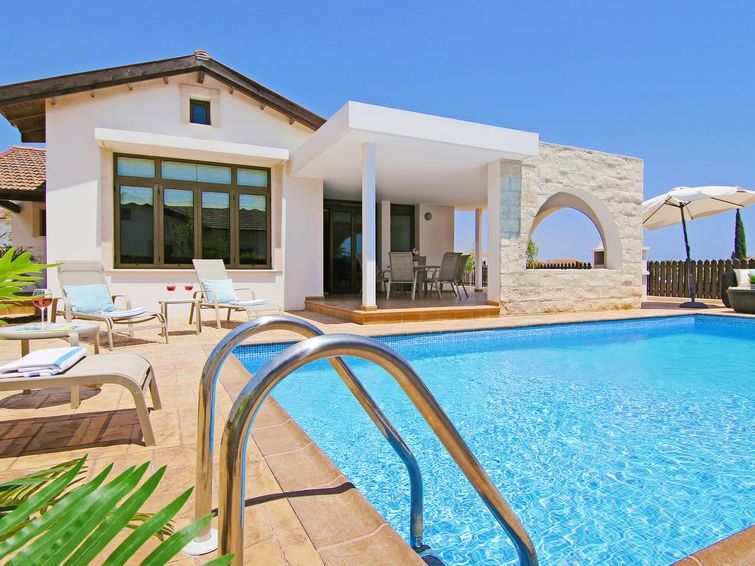 Недвижимость на Кипре: вилла, дом в Айя-Напе №6256
