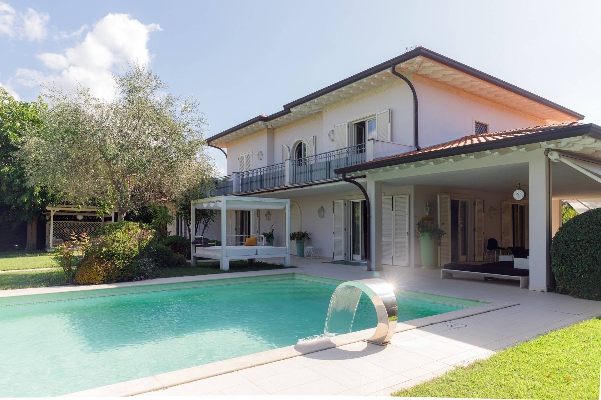 Недвижимость в Италии: вилла, дом в Тоскане на море №8260