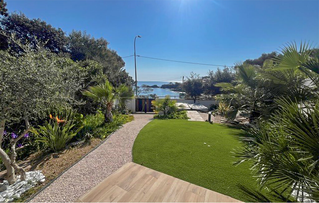 ����� � ���� , 